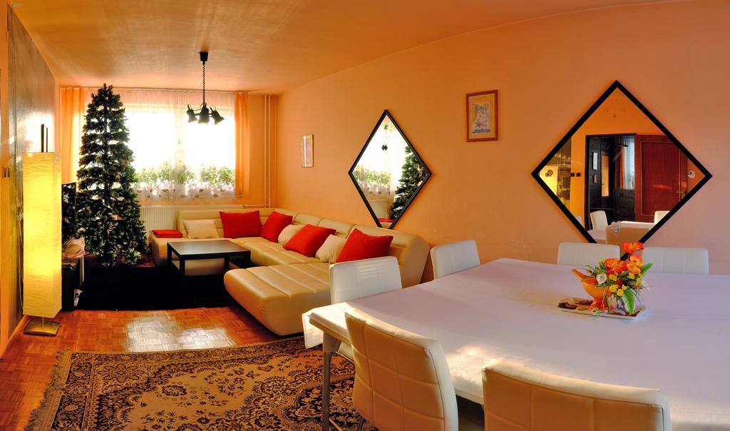 7 Star Wishes Hotel Liptovský Hrádok Buitenkant foto